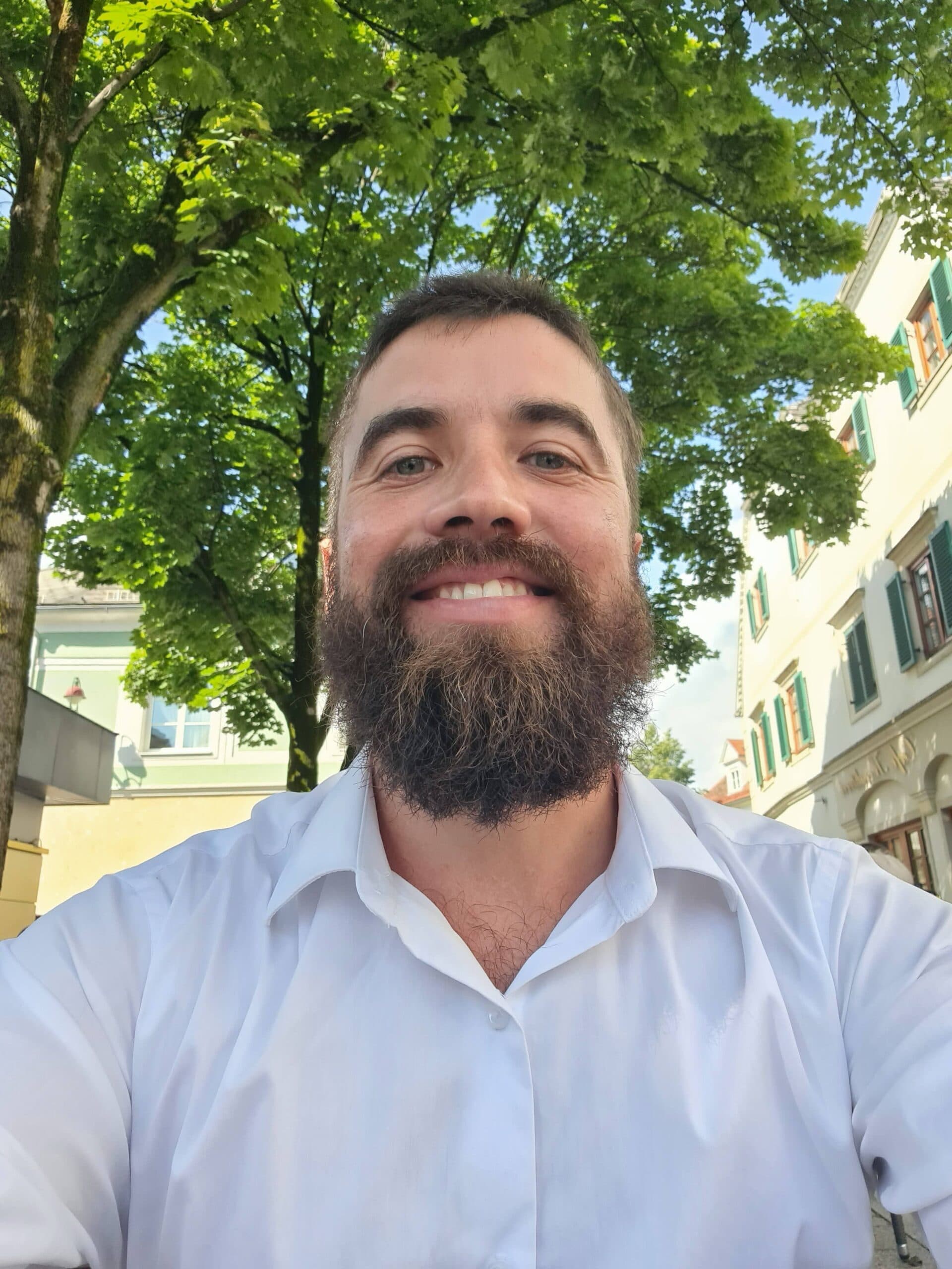 Matias Castillo, Elektronikingenieur